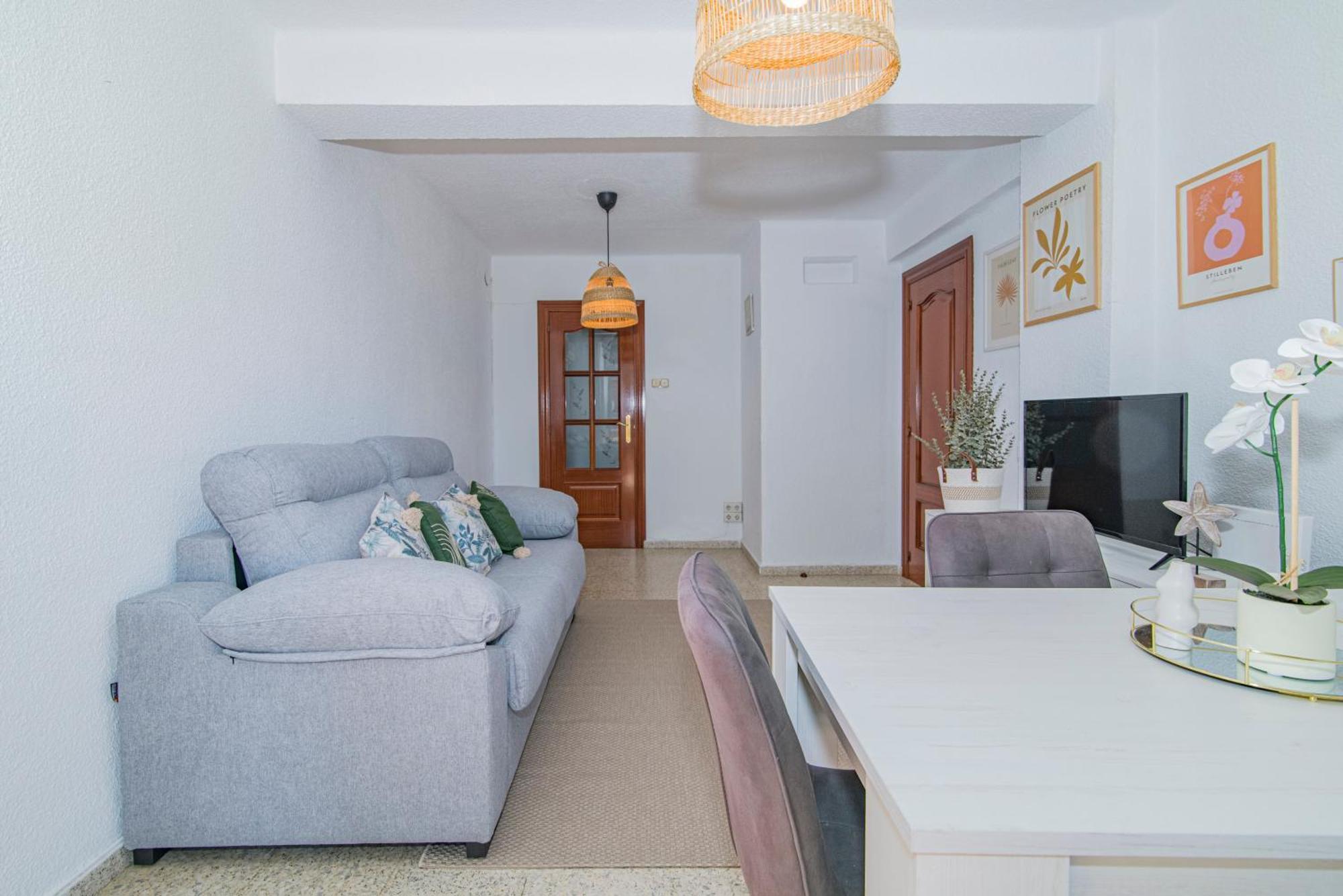 Delfin Retreat Con Terraza Junto A Parada De Metro غرناطة المظهر الخارجي الصورة