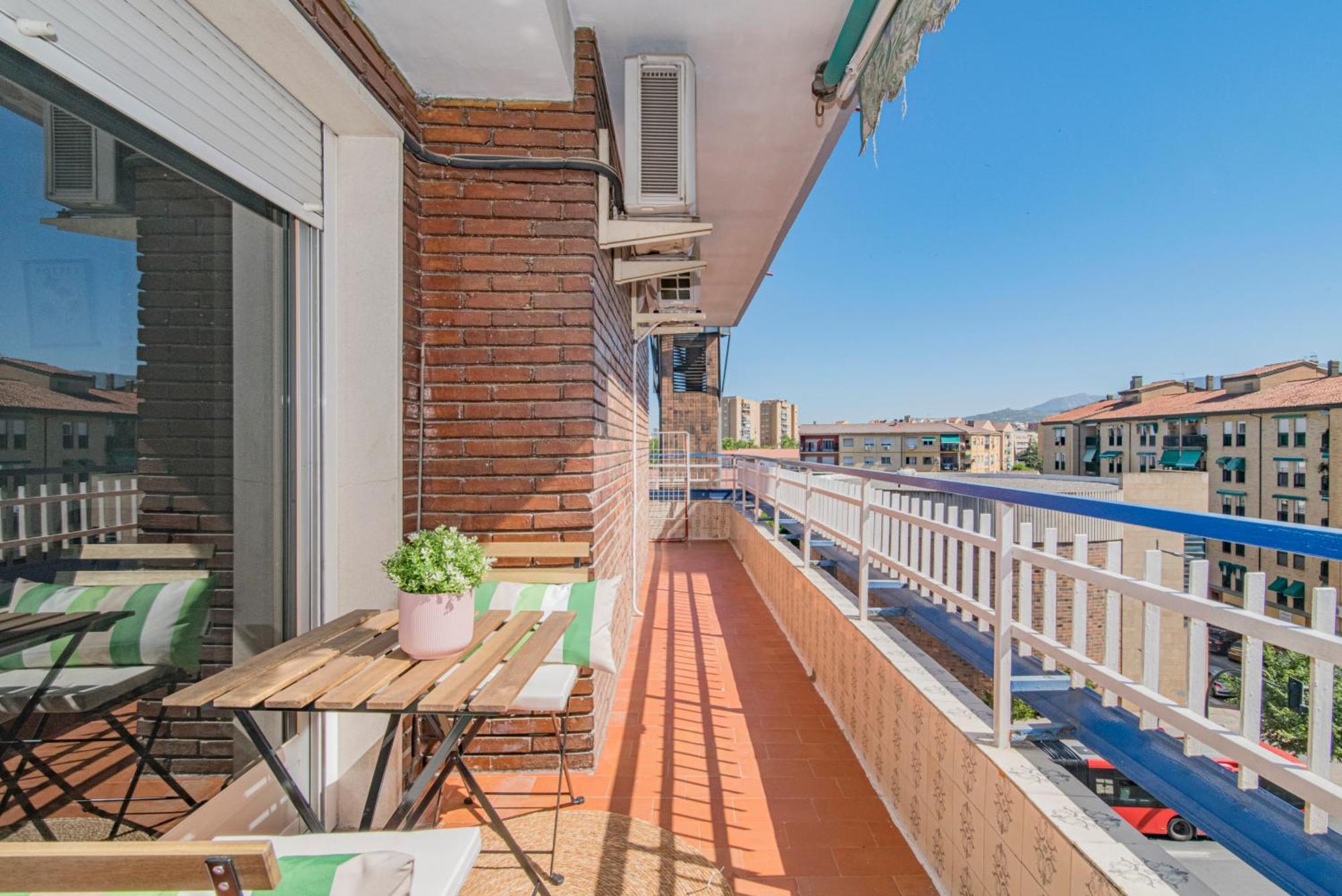 Delfin Retreat Con Terraza Junto A Parada De Metro غرناطة المظهر الخارجي الصورة