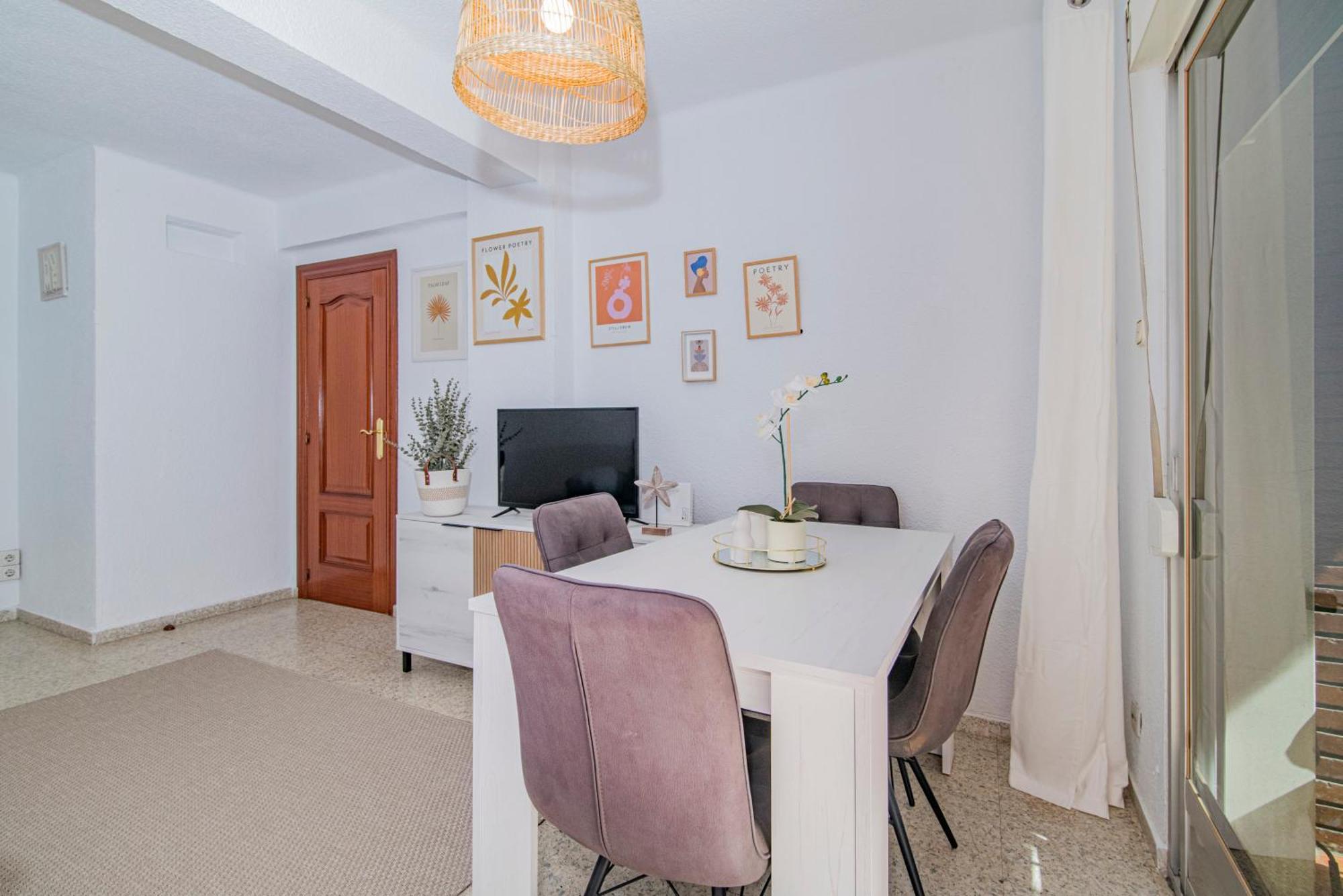 Delfin Retreat Con Terraza Junto A Parada De Metro غرناطة المظهر الخارجي الصورة
