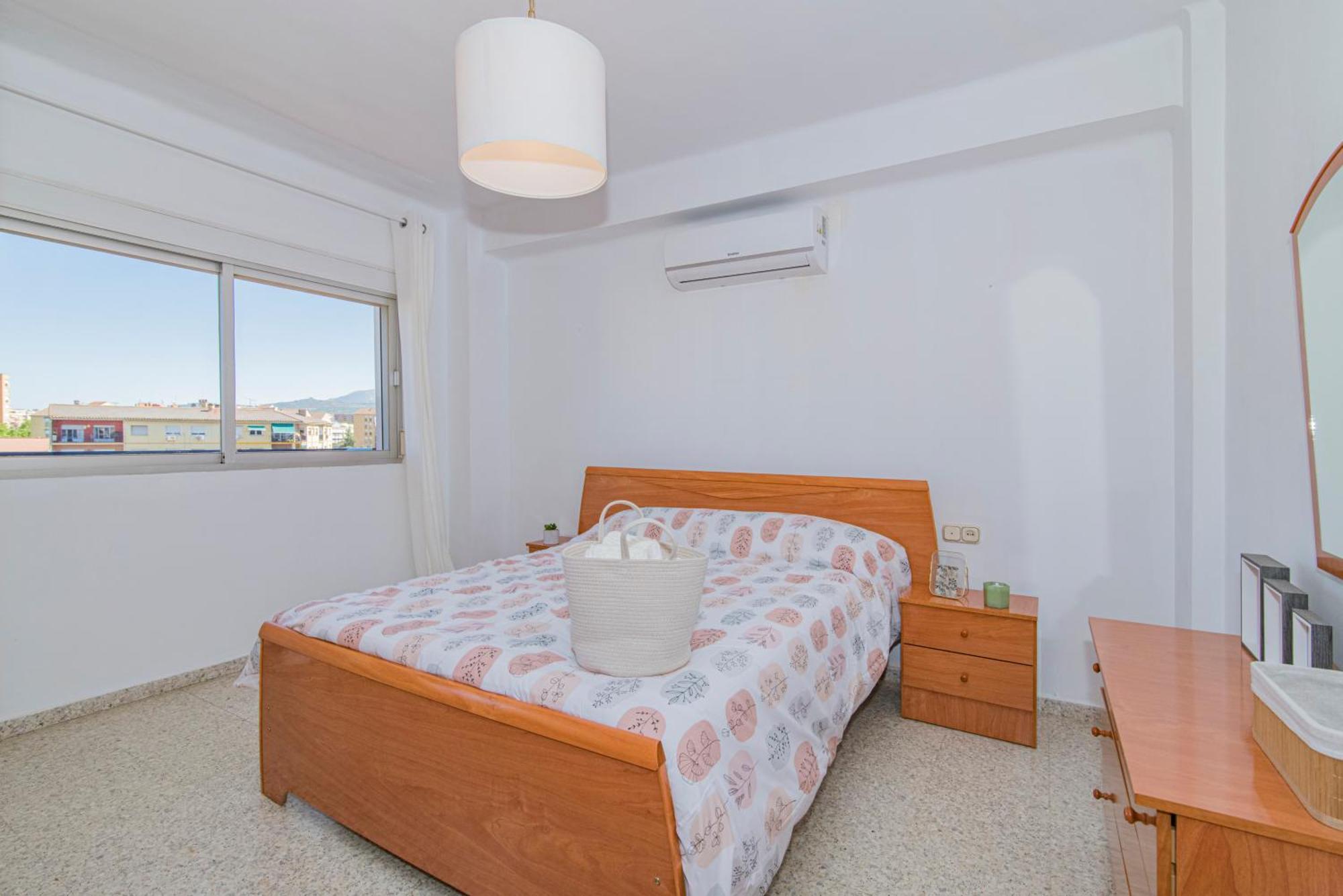 Delfin Retreat Con Terraza Junto A Parada De Metro غرناطة المظهر الخارجي الصورة