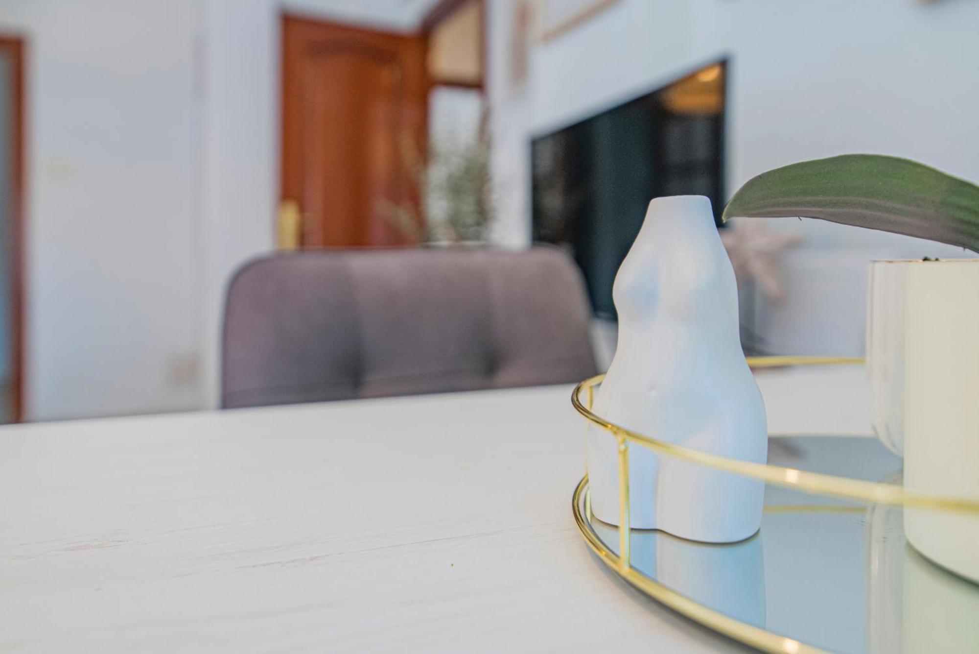 Delfin Retreat Con Terraza Junto A Parada De Metro غرناطة المظهر الخارجي الصورة
