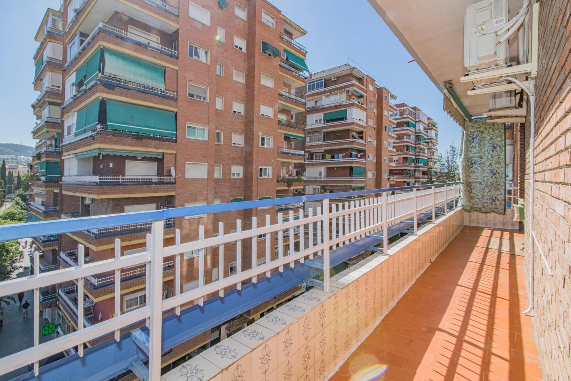 Delfin Retreat Con Terraza Junto A Parada De Metro غرناطة المظهر الخارجي الصورة