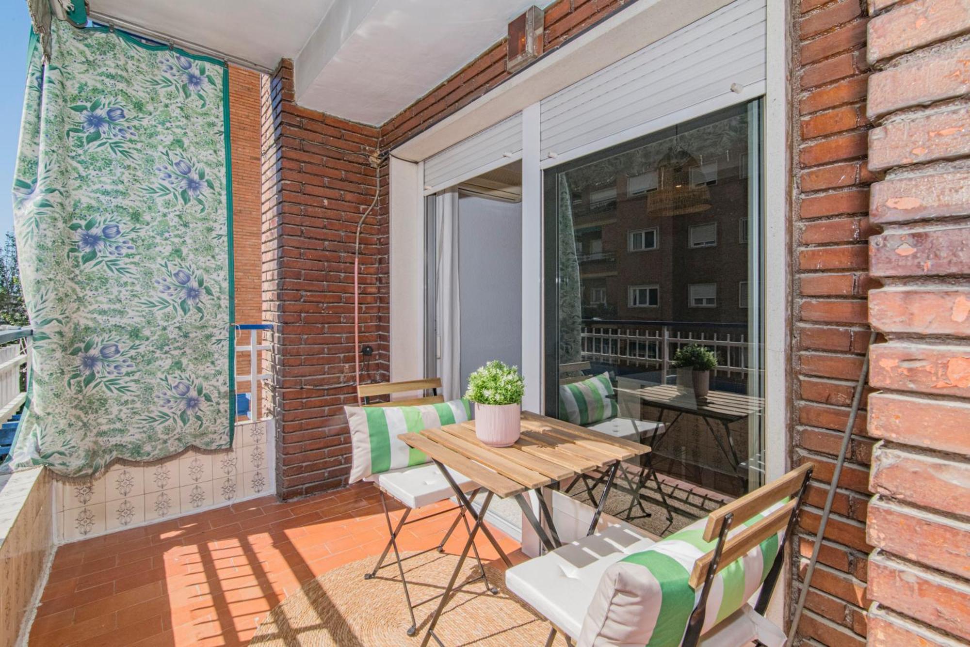 Delfin Retreat Con Terraza Junto A Parada De Metro غرناطة المظهر الخارجي الصورة